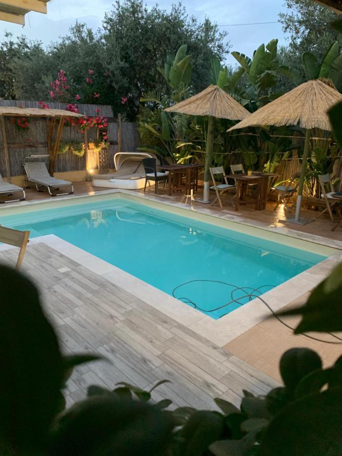 L'Oasi Di Franco Bed & Breakfast Villa San Pietro Bagian luar foto